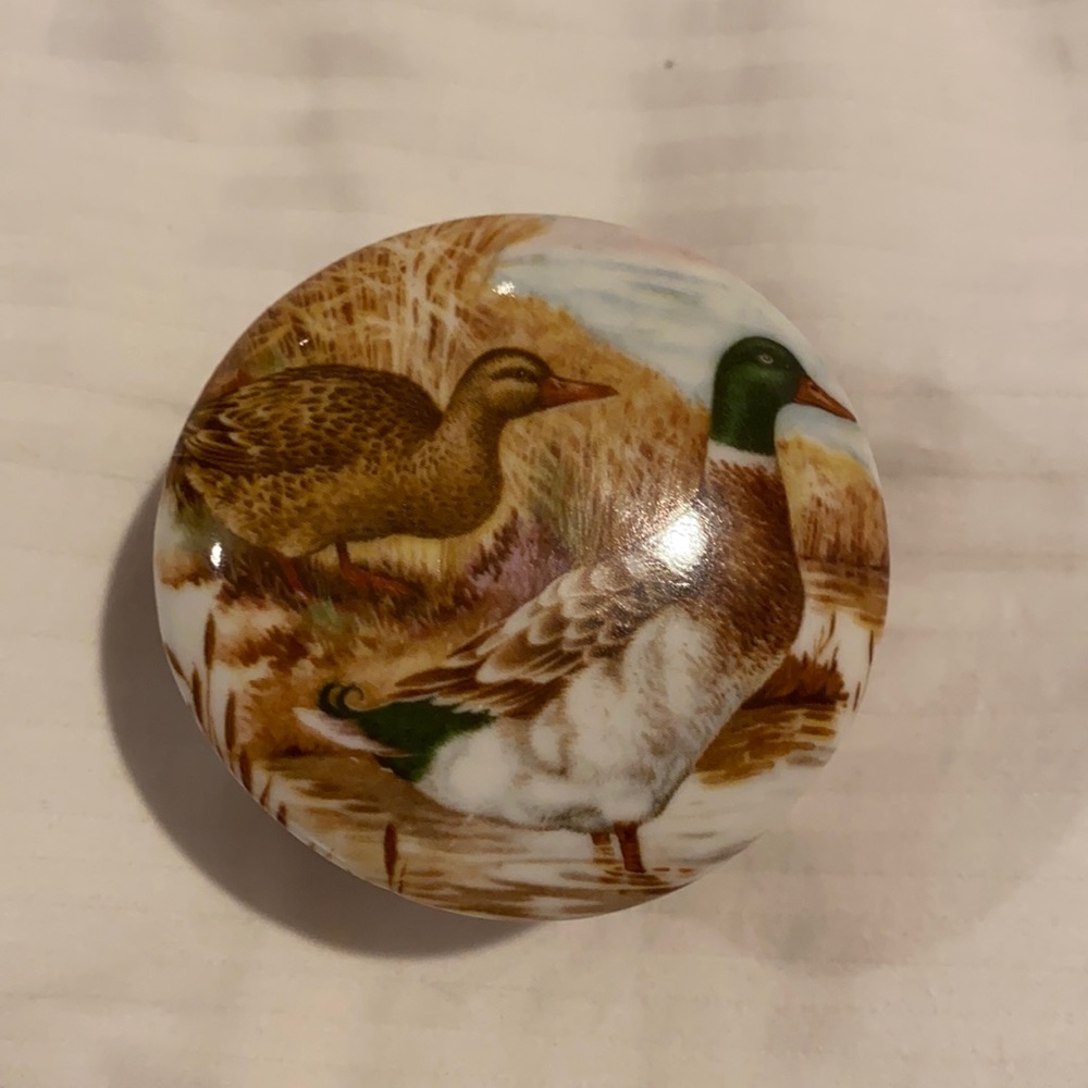 NEWHALL BONE CHINA ENGLAND